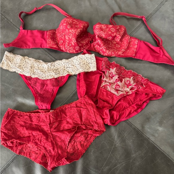 Soma Red Intimates Bundle - Picture 3 of 9